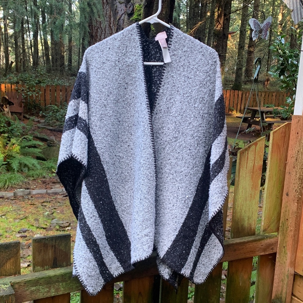 Chico's Black and Gray Women's Wrap
